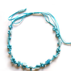 Collier court en résine noir 100% naturelle